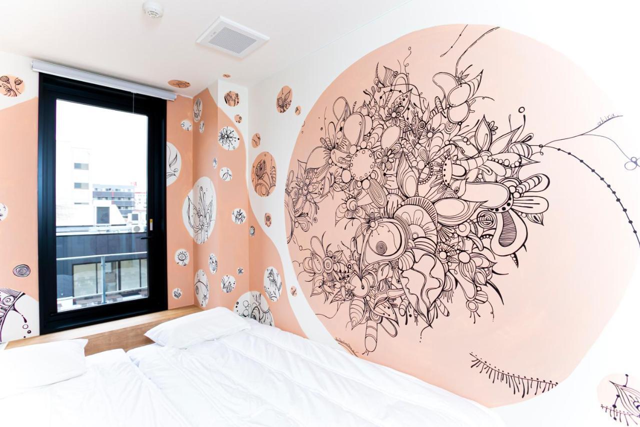 Yolo Museum Hostel *